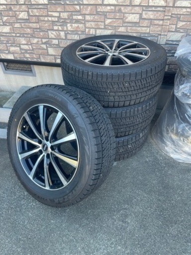 スタッドレスタイヤ