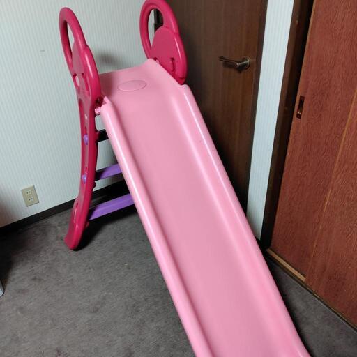 ピンク滑り台