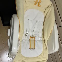 Combi  ベビーラック、チェア ハイ＆ロー 手動スイング
