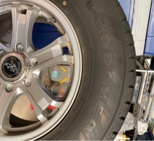 スタッドレスタイヤ　ランクル　ランクルプラド　265/65r17 グットイヤー