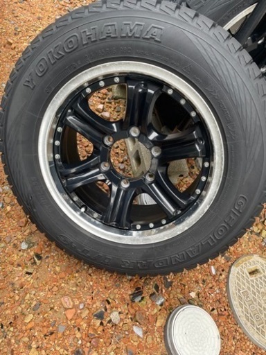 売り切り16インチスタッドレス　ハイエースに使用