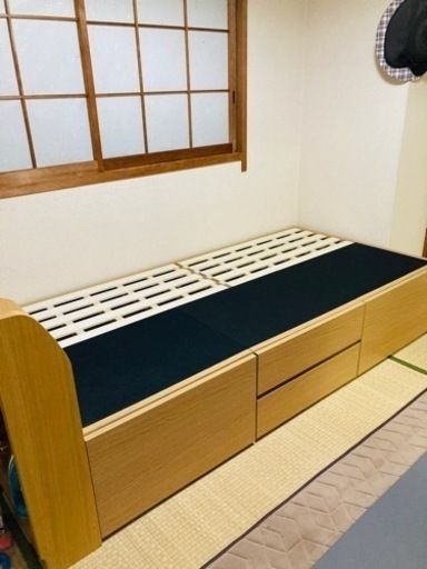 お値下げ中! お値段交渉歓迎、シングルベッド(収納、宮付き)
