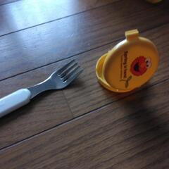 お弁当箱とフォークセットの画像