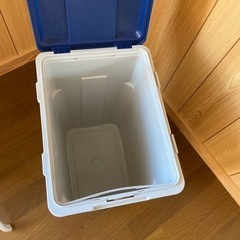ゴミ箱の画像