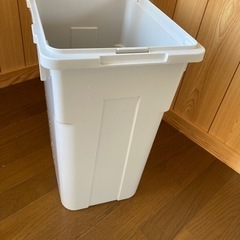 ゴミ箱の画像