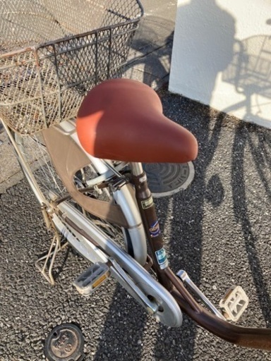 子供乗せの自転車に籠をつけました。