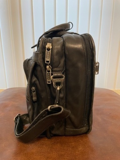 tumi エッセンシャル レザー バッグ