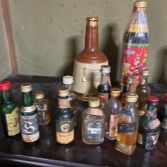 お酒？ウィスキー？など、43本ありました。の画像