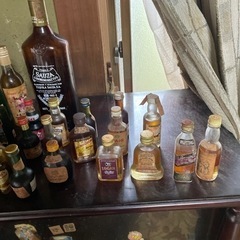 お酒？ウィスキー？など、43本ありました。の画像