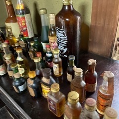 お酒？ウィスキー？など、43本ありました。の画像