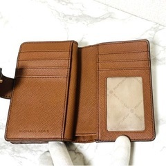 MICHAEL KORS マイケル コース 二つ折り財布の画像