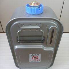 【値下げ】ダイニチ石油ファンヒーター カートリッジタンク（ワンタッチ汚れんキャップ付き）の画像
