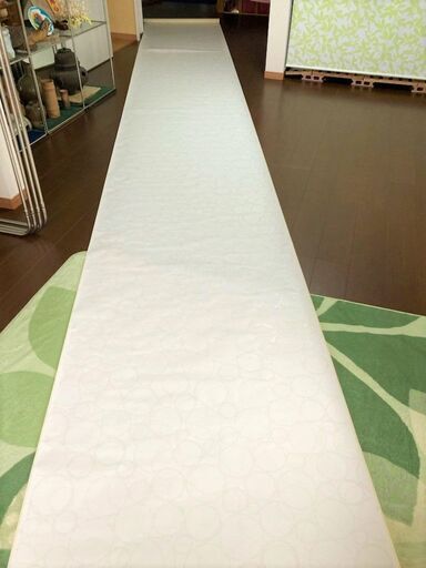 ★値下げ!!のりなし＆防水!!・丸い形デザインがモダンな白い壁紙クロス・94㎝×9ｍ強・DIYお好きな方などに★