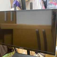 32型テレビ USB録画機能 キャスタースタンド付きの画像