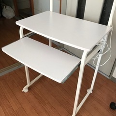 パソコンデスク　ホワイトの画像