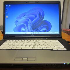 富士通15.6型ノートPC　LIFEBOOK E752/F