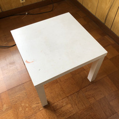 テーブル