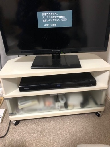 テレビ台、2000円で売ります。