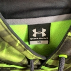 【取引中】アンダーアーマー　パーカーの画像
