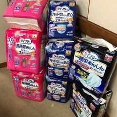 【介護用品】成人用オムツLサイズ200枚・パッド60枚（ライフリー）