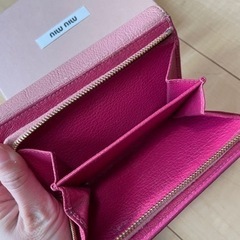 【終了】【正規店購入】miu miu 財布 ピンク PRADAの画像