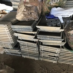 育苗箱 育苗ポット　100枚以上　差し上げますあげますの画像