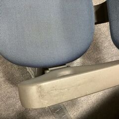 《無料》中古・オフィスチェア3脚《事務椅子、肘掛け付き、高さ調節可能の画像