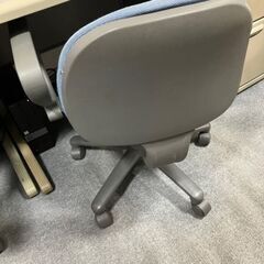 《無料》中古・オフィスチェア3脚《事務椅子、肘掛け付き、高さ調節可能の画像