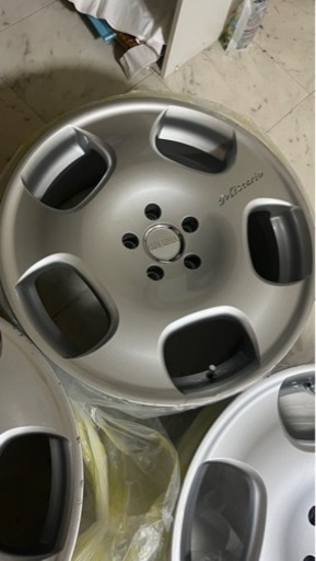 19インチ　8.5j 通し　ディッシュ