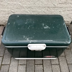 【値下げ】海やアウトドア、キャンプなどにColeman コールマン　スチールベルトクーラー　クーラーボックス　アウトドア　BBQの画像