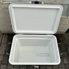 【値下げ】海やアウトドア、キャンプなどにColeman コールマン　スチールベルトクーラー　クーラーボックス　アウトドア　BBQの画像