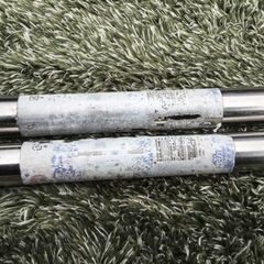 中古　ステンレス　伸縮性　物干し竿　2本セットの画像