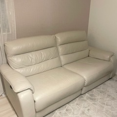 お値下げ！ニトリ　電動リクライニング本革ソファ