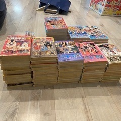 【受け渡し予定者決定】ONE PIECE 漫画  １〜８３巻 ＋関連本４冊の画像