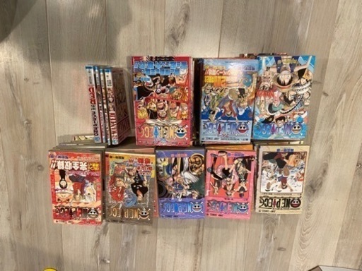 【受け渡し予定者決定】ONE PIECE 漫画  １〜８３巻 ＋関連本４冊