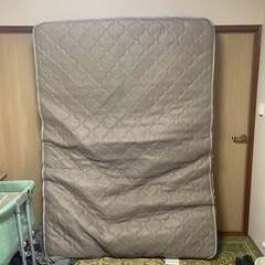 ダブルマットレスの画像