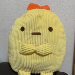 すみっコぐらしのエビフライの大きなぬいぐるみ