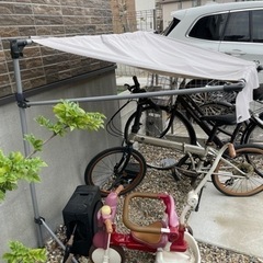 ベージュ　サイクルポート　自転車置き場
