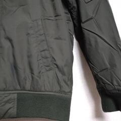 UNIQLO　ユニクロ　ノーカラージャケットの画像