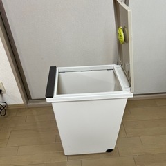 ゴミ箱の画像