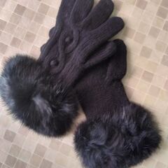 #婦人手袋　#黒毛糸ファー付き。の画像