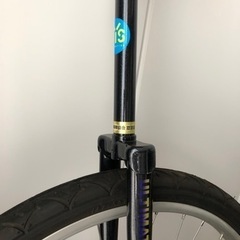 【室内保管】大人用一輪車MYS ULTIMATE ブラックパール 24インチ(47-507)24×1.75 小型空気入れ付きの画像