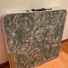 折り畳みテーブル