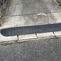 無料で差し上げます。　ゴムタイル