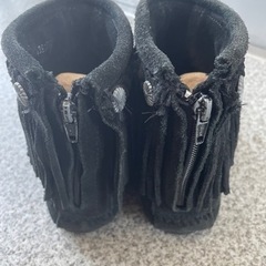 MINNETONKAフリンジショートブーツの画像