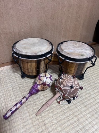 ボンゴ、マラカス