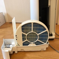 お譲り先決まりました　シャープ　空気清浄機　KC-J50の画像