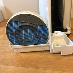 お譲り先決まりました　シャープ　空気清浄機　KC-J50の画像