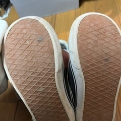 バンズ　18  ニューバランス　17 の画像