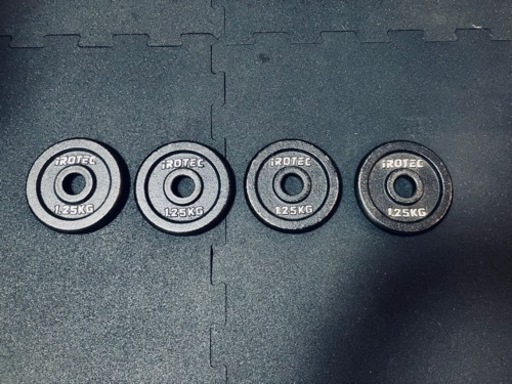 ダンベル60KGセット（アイアン） 片手30KG×2個セット+ ラバージムマット【50cm×50cm 厚み1.5cm 4枚3セット】 